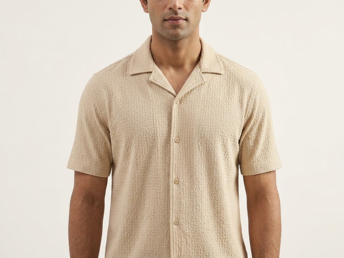 Men’s Textured Beige Short-Sleeve Button-Up Shirt