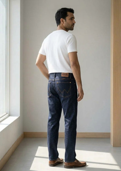 Men’s Dark Navy Blue Straight-Fit Denim Jeans – Wrangler Style