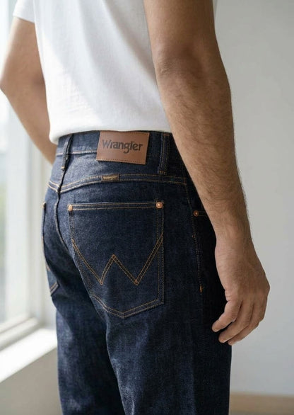 Men’s Dark Navy Blue Straight-Fit Denim Jeans – Wrangler Style