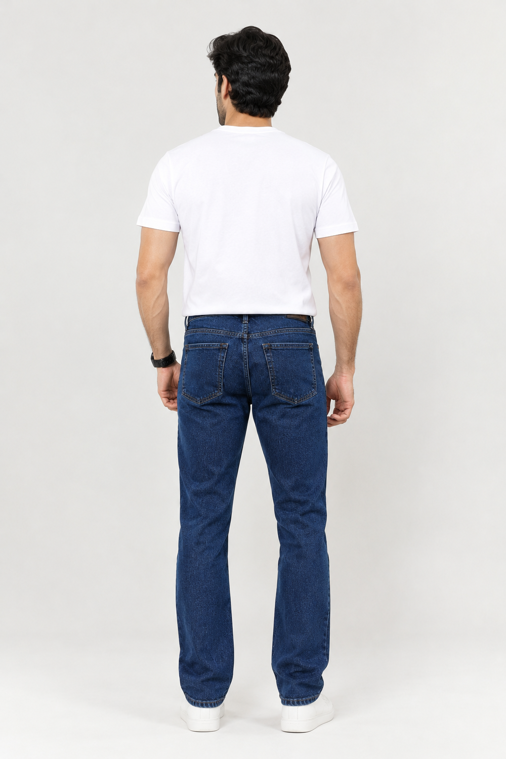 Men’s Dark Blue Straight-Fit Denim Jeans – Wrangler Style